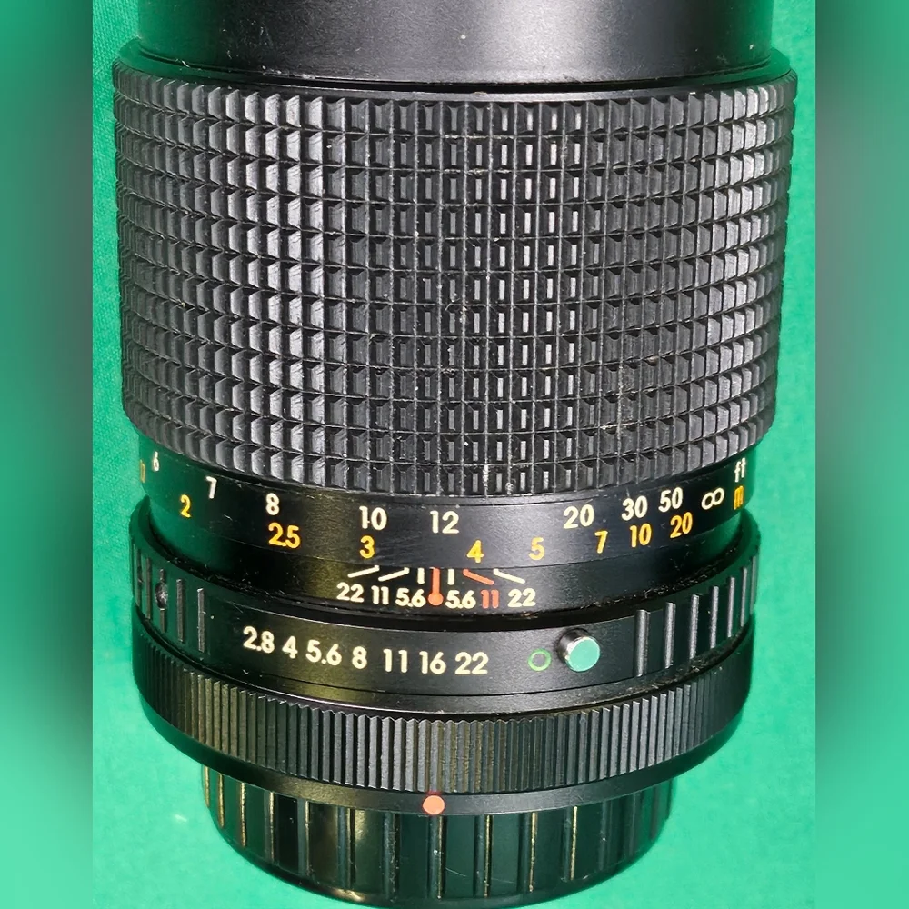 Deitz 135mm MC Zoom 1:2.8 Camera Lens Canon FD Mount‎ With Case No. 815359